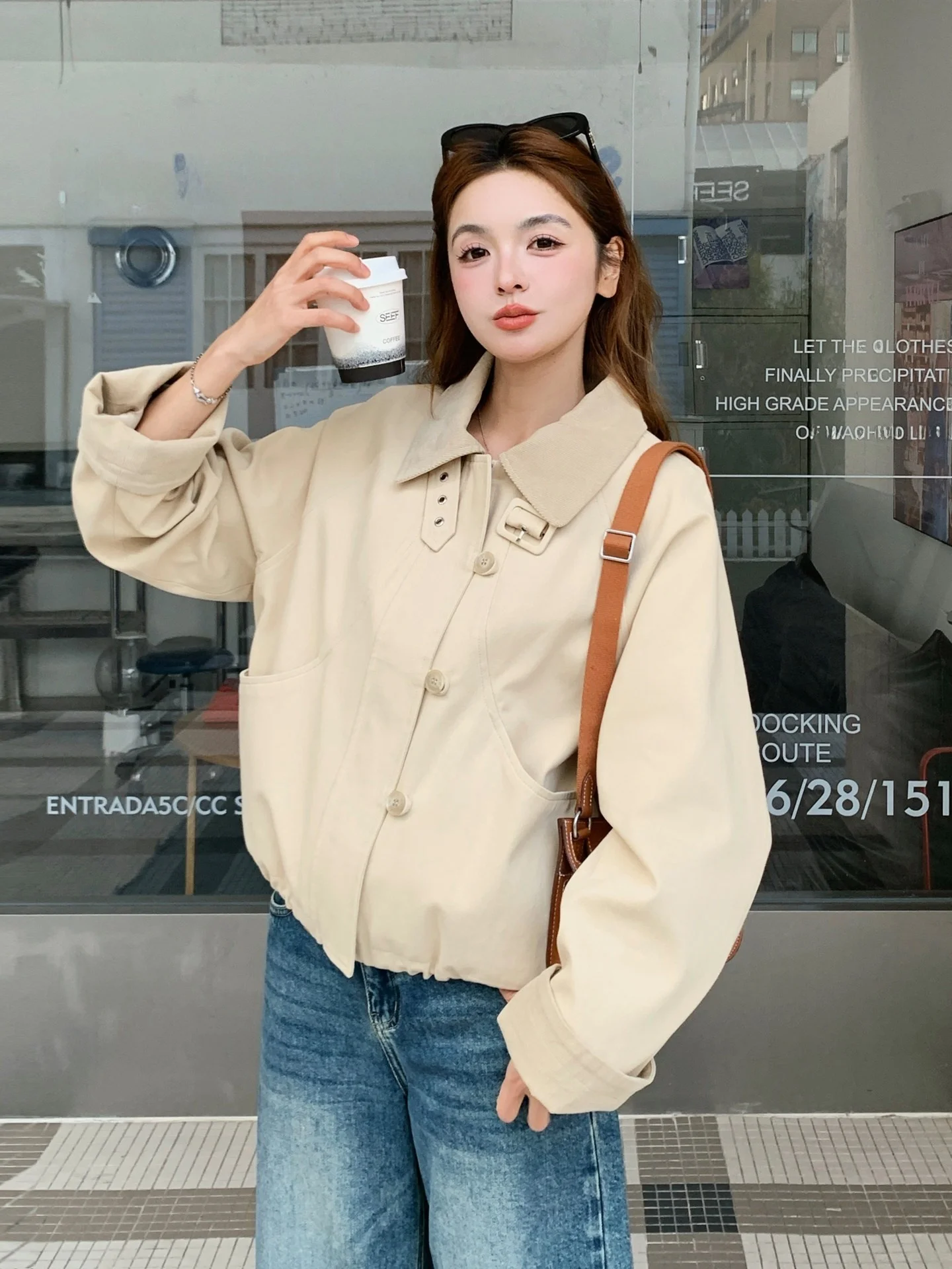 

Fashionable Short Casual Yellowish Brown Retro Jacket for Women Spring 2026 New Style Slimming Age-Defying Top Coat
