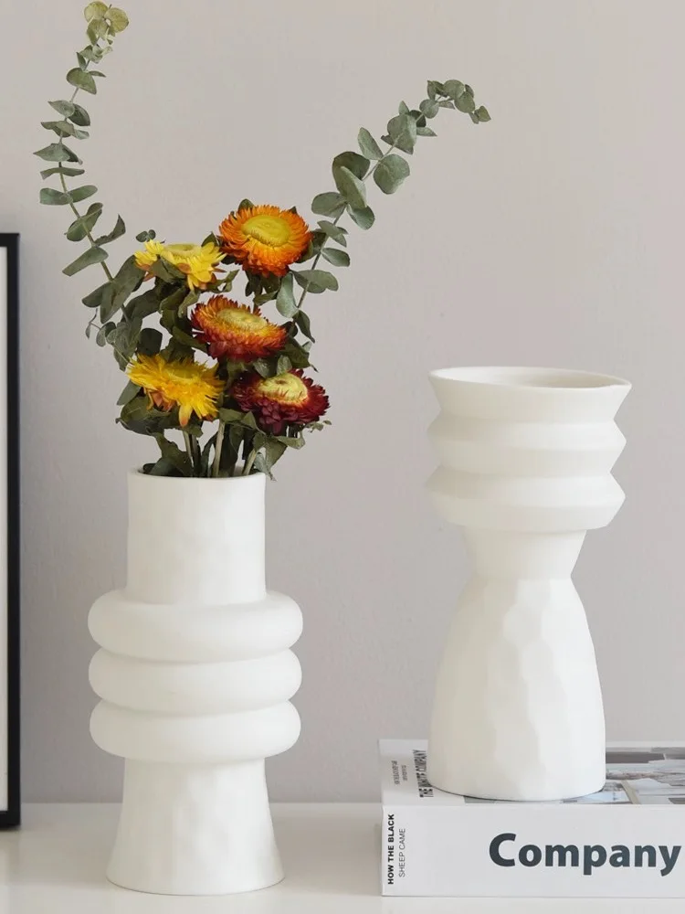 

Creativity White Ceramic Vase Abstract Handmade Flower Arrangement Hydroponics Modern Home Decoration Wedding Flower Vases