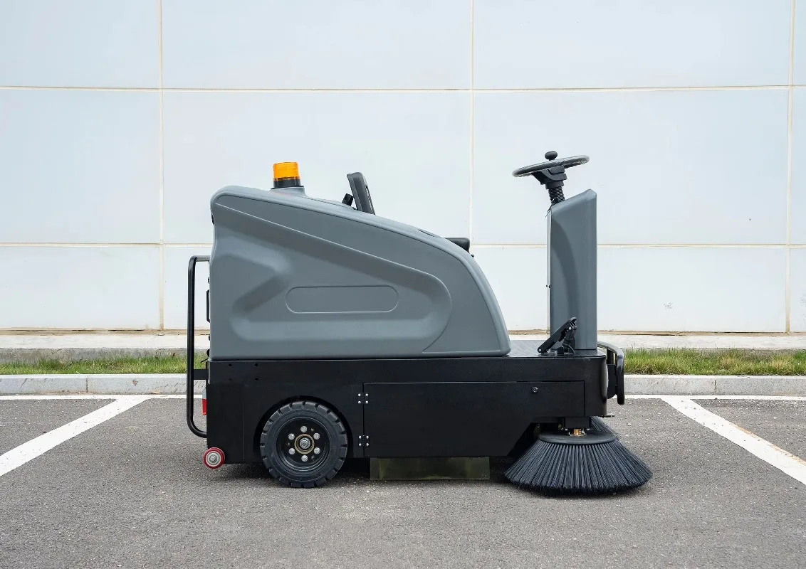 M1900 Industrial Ride on Electric Floor Sweeper Machine Automatic Road Street Durable Plastic Motor