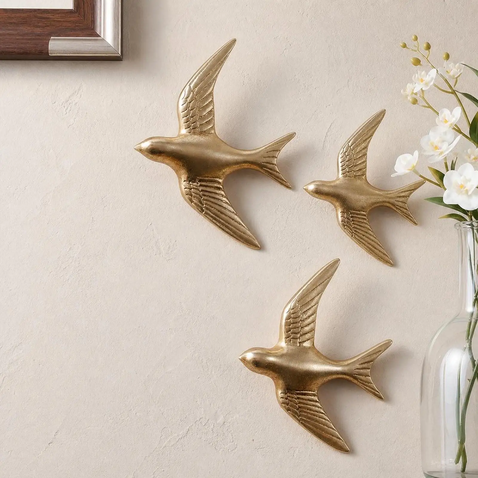 Minimalist Swallow Wall Statue Gold Color Easy to Hang Decor for Modern Bedroom Living Room Home Environment