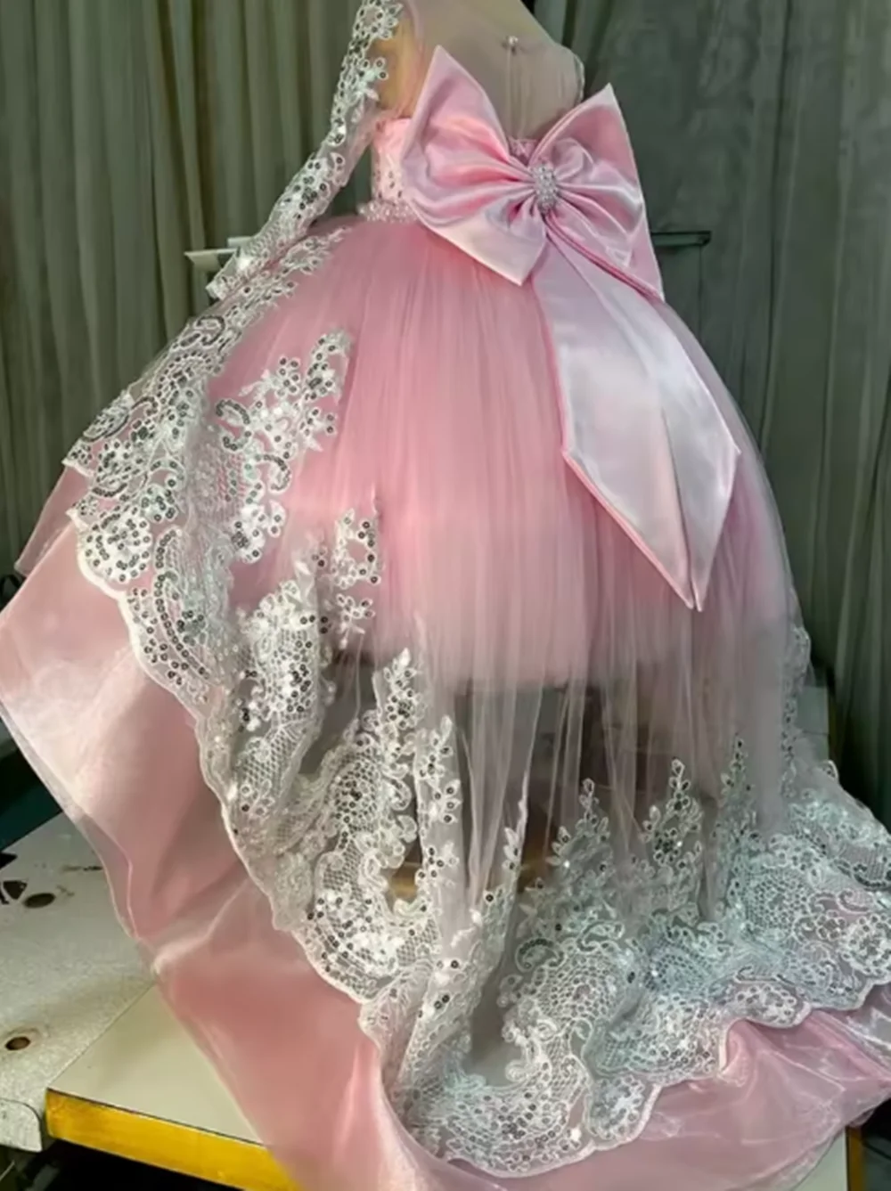 فستان فتاة الزهور الوردي المخصص مزين بالترتر مع فيونكة وأكمام طويلة لحفلات الزفاف وأعياد الميلاد وحفلات التواصل المقدس #6