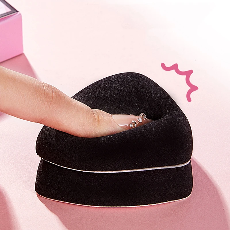 พัฟแต่งหน้าแบบสามเหลี่ยมเนื้อนุ่มสำหรับลงแป้งฝุ่น แป้งพัฟ รองพื้น  1/2 ชิ้น