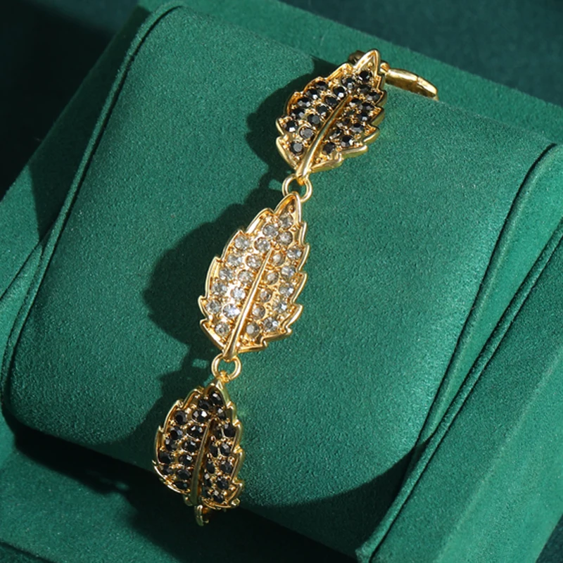 

Vintage Gold Plated Bracelets Leaf Black Rhinestone Woman Charms Luxury Chain Girlfriend Gift Party Wedding Accessories 2025