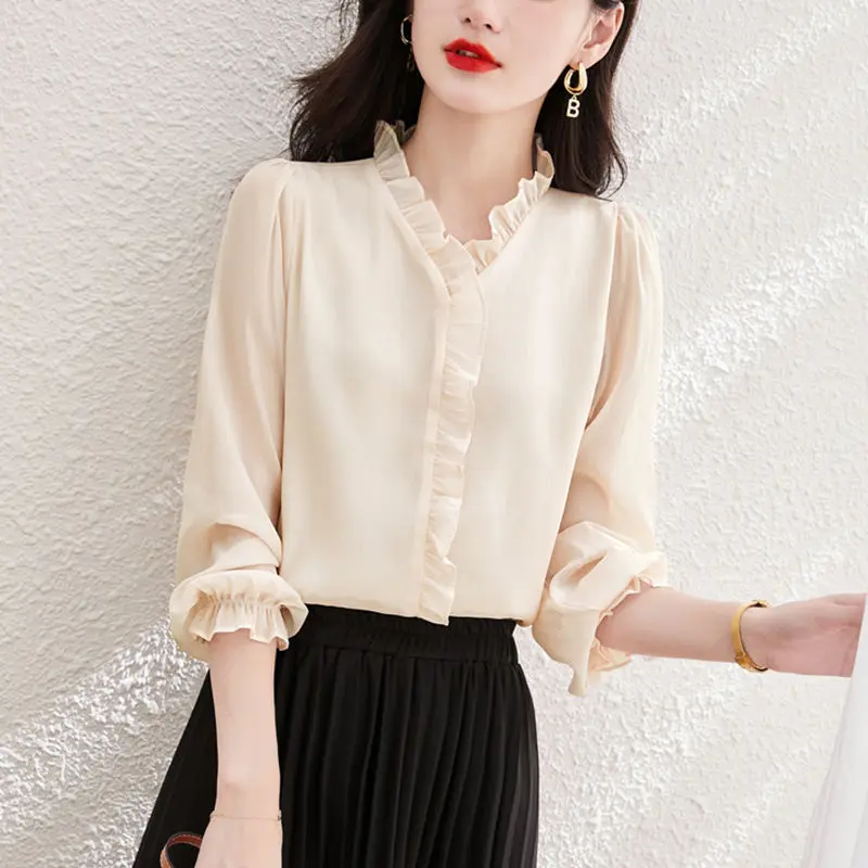 Camisa de gasa de manga larga con cuello en V y borde de hongo negro para mujer, traje de otoño, nueva camisa pequeña elegante y de estilo occidental