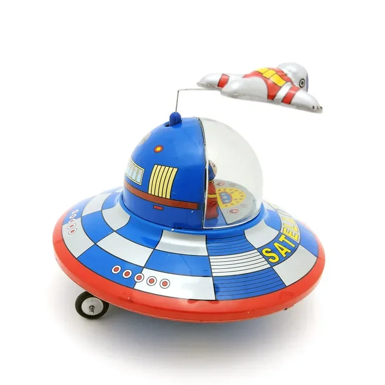 [Funny] Adult Collection Retro Wind up toy Metal Tin UFO space ship astronaut spaceman Clockwork toy figure model vintage toy