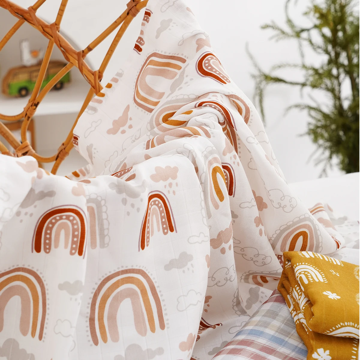 HappyFlute 3 Pcs/Set 100% Cotton 120*110cm 2 Layers Muslin Baby Swaddle Blankets Newborn Baby Bath Towel Wraps Set