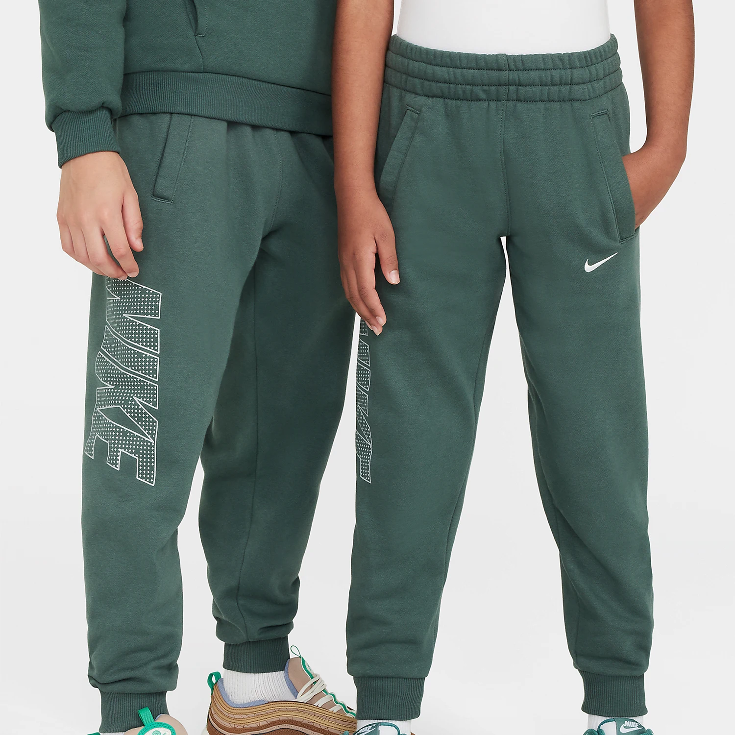 

Оригинальные зимние детские трикотажные брюки Nike с вышивкой и завязками HF4238-338