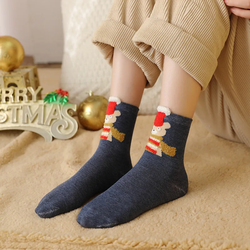 1 par de medias navideñas de Otoño Invierno para niñas y mujeres, calcetines bonitos de reno de dibujos animados, regalo de Navidad rojo, conjunto de calcetines para mujer 2025