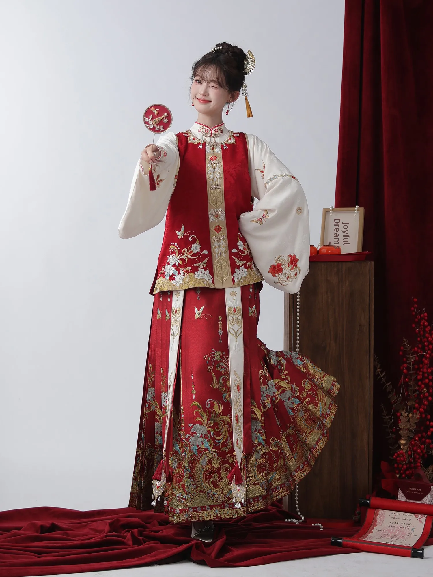 Original Design Marriage Proposal New Year Visit Wedding Dress Set Embroidered Golden  Tunic Top Hanfu Women's Suit
