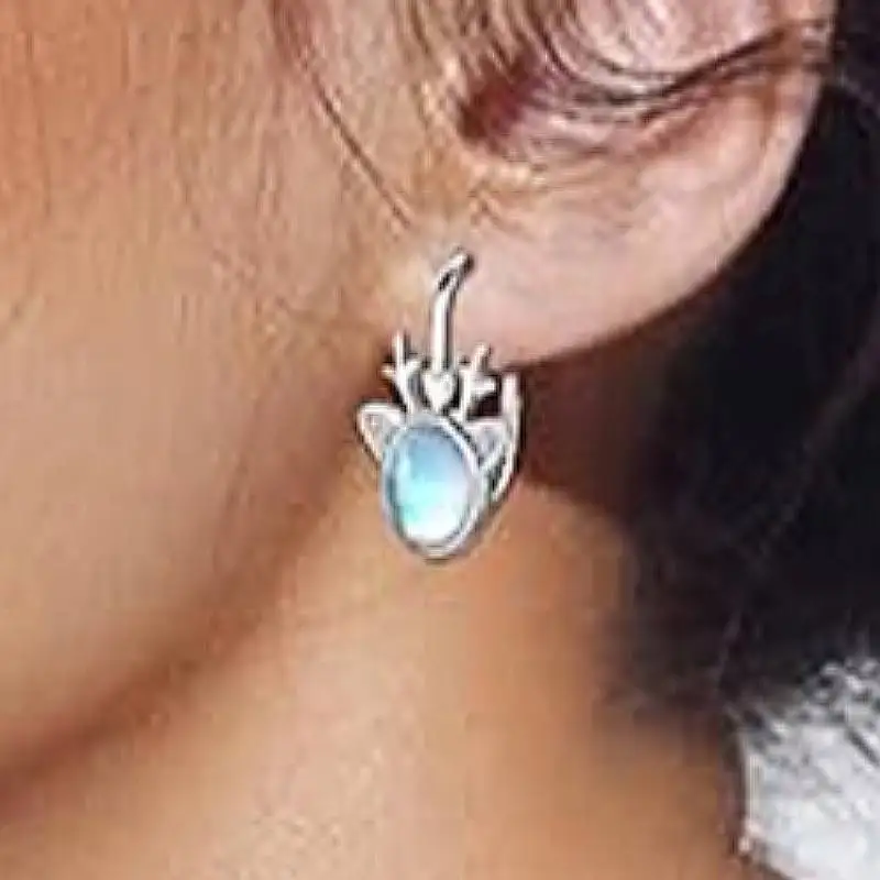 Huitan Süße Deer Design Frauen Tropfen Ohrringe Imitation Mondstein Elegante Party Hochzeit Weihnachten Zubehör Charming Schmuck