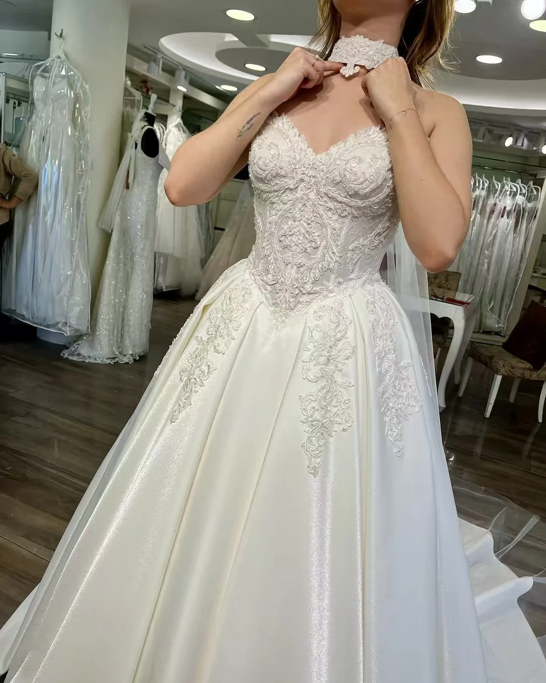 Customized Satin Ball Gown Wedding Dresses 2026 Sleeveless Lace Beading Pearls Sweetheart Skirts Bride Gowns Vestido