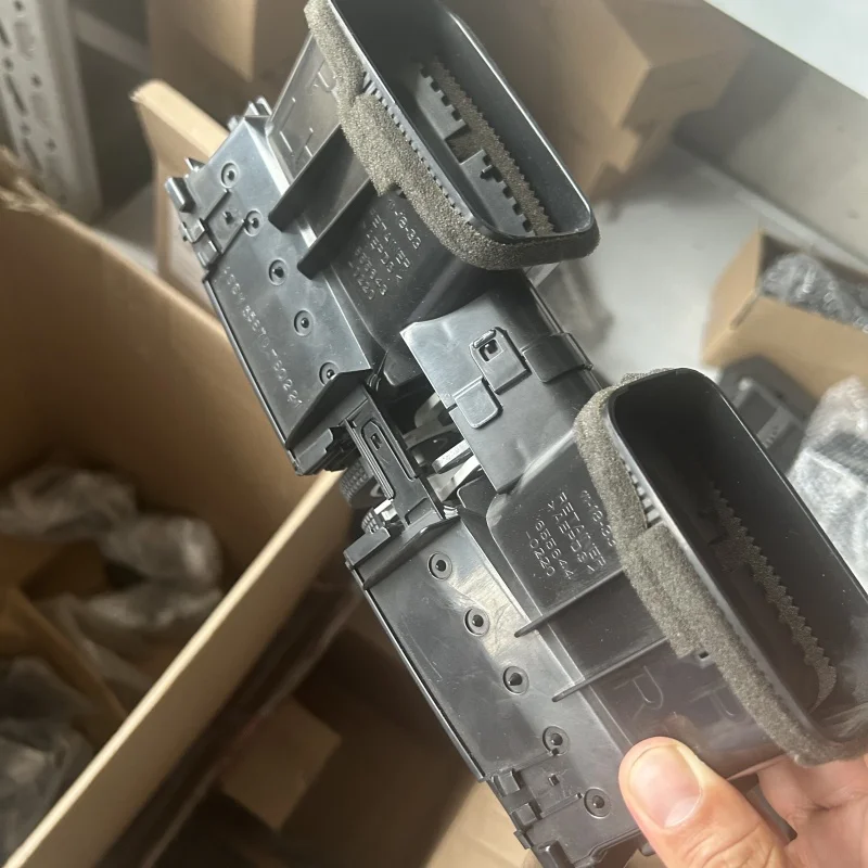 Outlet AC Ventilasi AC Mobil Bekas untuk Toyota Land Cruiser Prado 2700 LC150 2009-2013 LC150 Penal