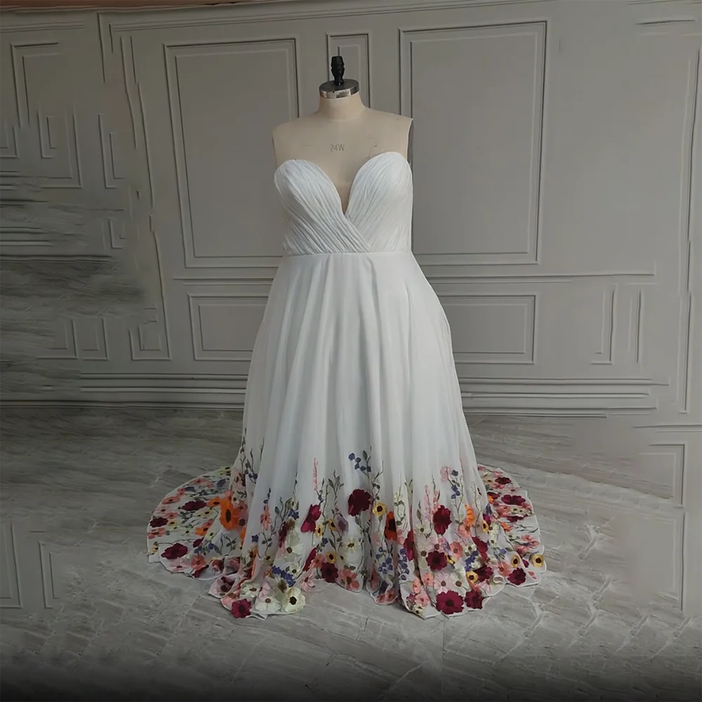 Plus Size Wedding Dress Customized Colorful Embroidered Sweetheart Neck Lace Up Back Sweep Train A Line Ball Gowns Bridal Dress