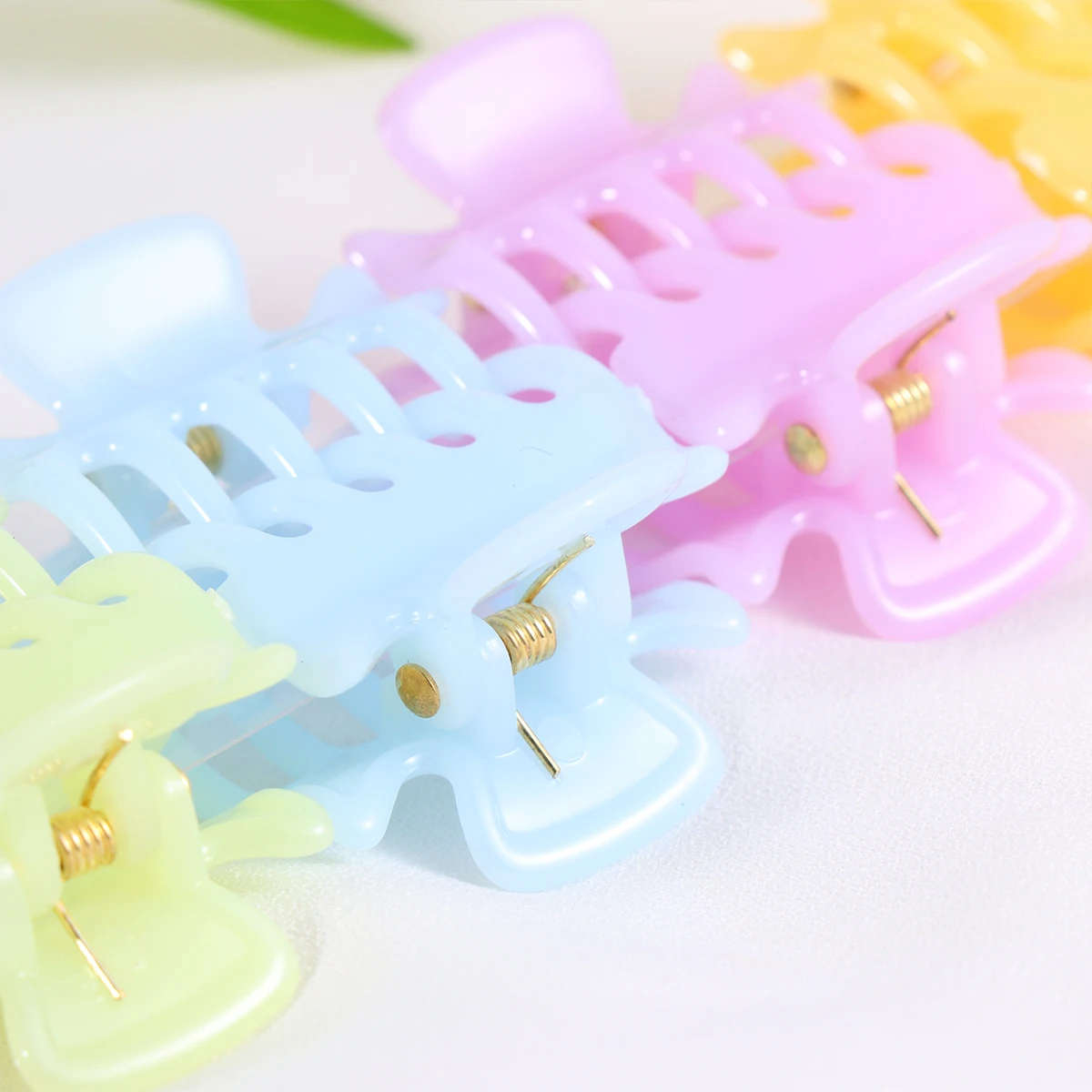 

12pcs Hair Claw Set Multi-Color Plastic Bang Clips Creative Hairpins For Women Kids Party Wedding Decoration (Jelly Color Mixed)