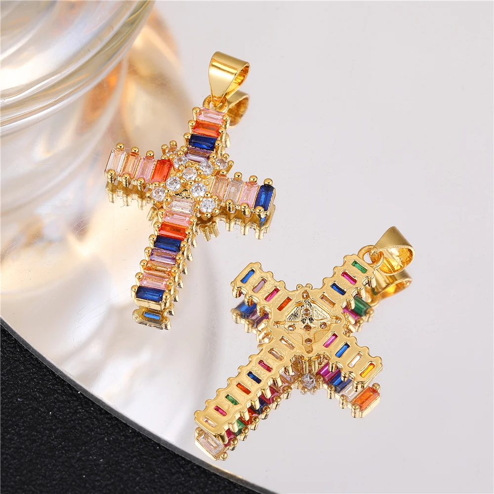 Nowe modne luksusowe wisiorki w kształcie krzyża błyszczące kolorowe cyrkonie losowe wykwintne trendy biżuteria błyszczą wielokolorowe akcesoria hurtowo