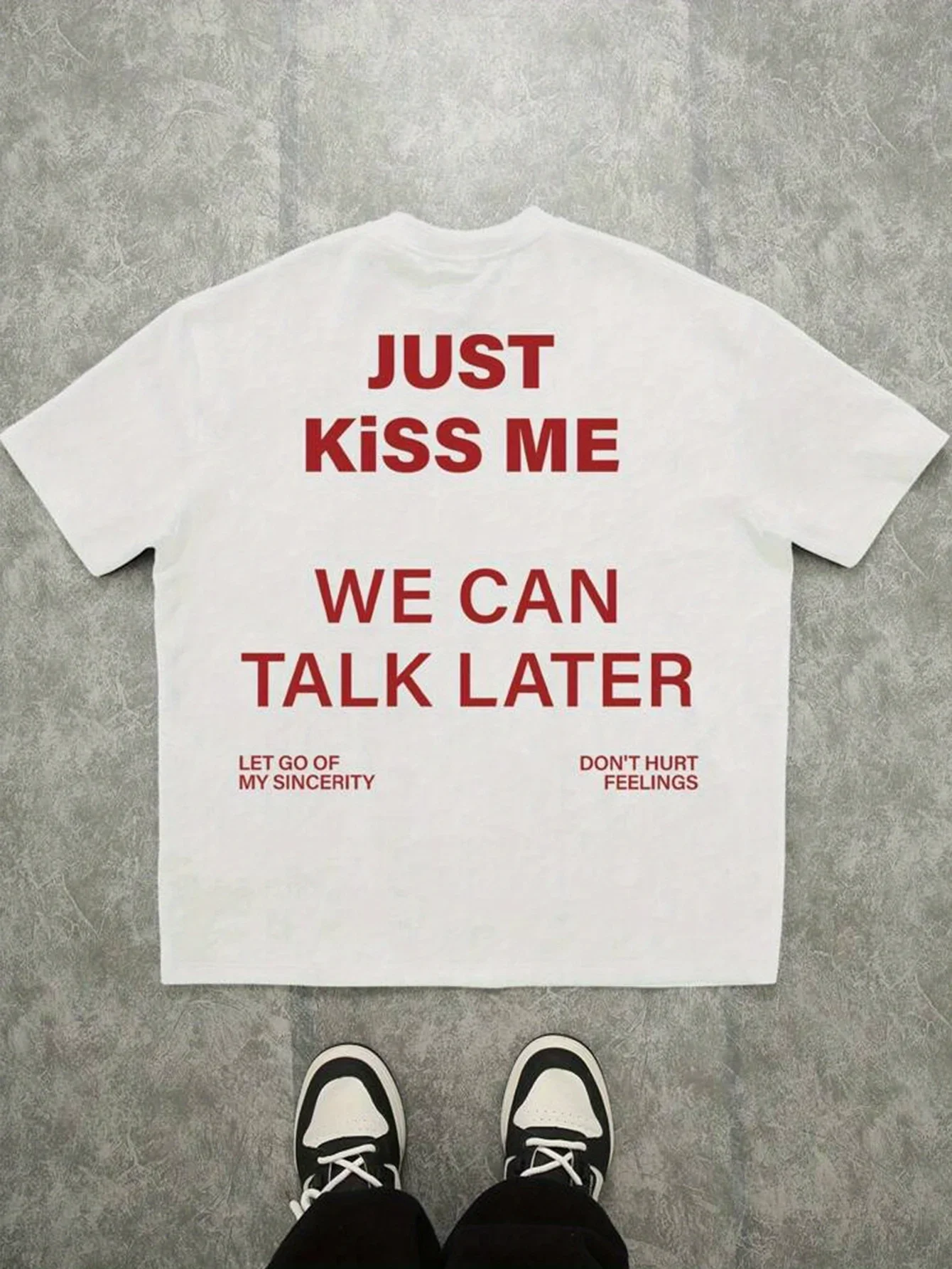تي شيرت صيفي مطبوع عليه حرف "Just Kiss Me" 100% قطن موضة الرجال والنساء تي شيرت يومي للحفلات الرياضية الخارجية غير رسمي للشارع بأكمام قصيرة