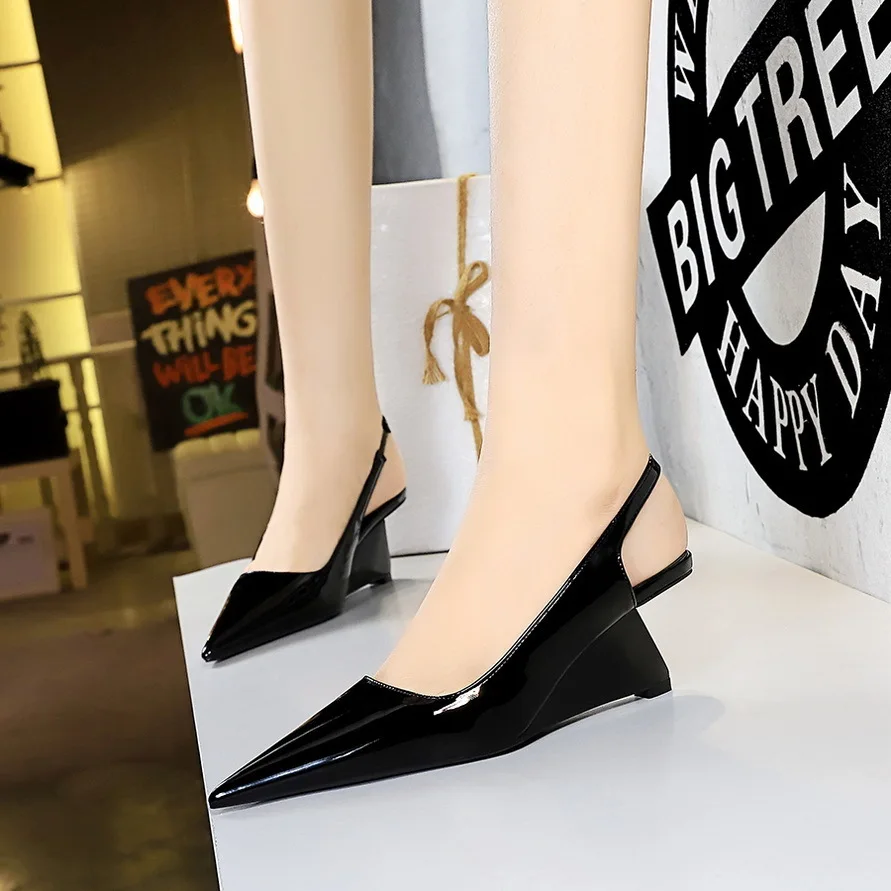 

Slope Hollow Back Strap Lacquer Leather Shallow Mouth Sharp Tip Trimming Slim High Heel Women's Single Wedding Shoes Women Pumps