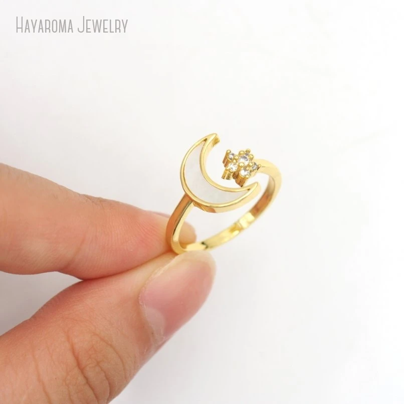 

10Pcs Wholesale Boho Witch Gold Color Copper Invisible Setting Metal White Shell Cubic Zirconia Ring RM50801
