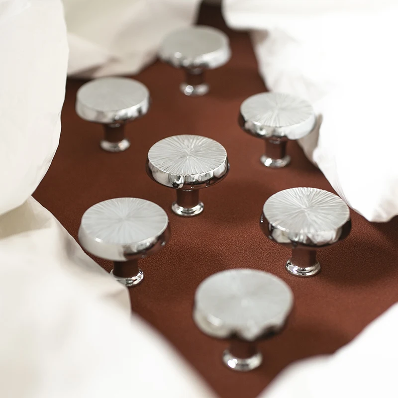 Furniture Solid Brass Silver Handles Bedroom Wardrobe Handles Cabinet Shoe Cabinet Silver Hammer Pattern Circular Handles Knobs