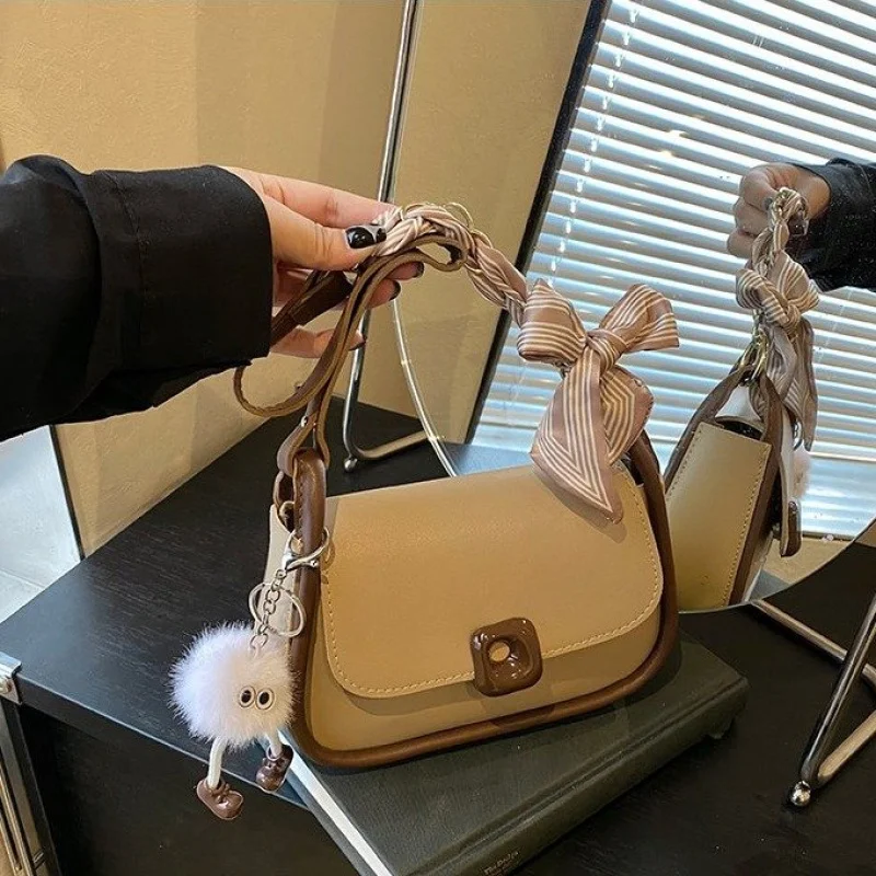 

Modern Modular Handbag System For Women Interchangeable Components And Customizable Layout For Personal Organization