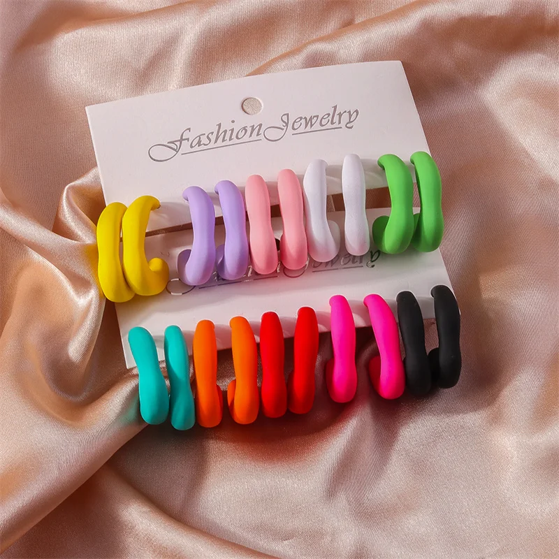 Aihua New Multicolour Circle Acrylic Hoop Earrings Korean Neon Matte C-Shaped Geometric Earring Statement Jewelry for Women