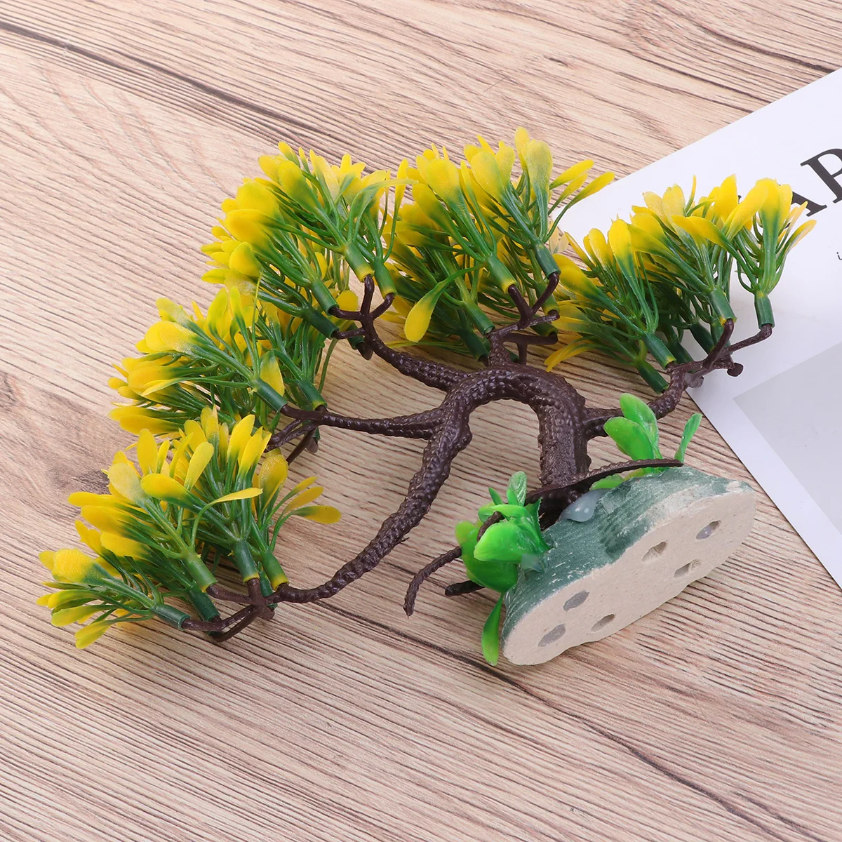 

Artificial Decoration for Fish Tank Aquarium Plants Realistic Natural Look Non Toxic Easy Cleaning Pet Supplies