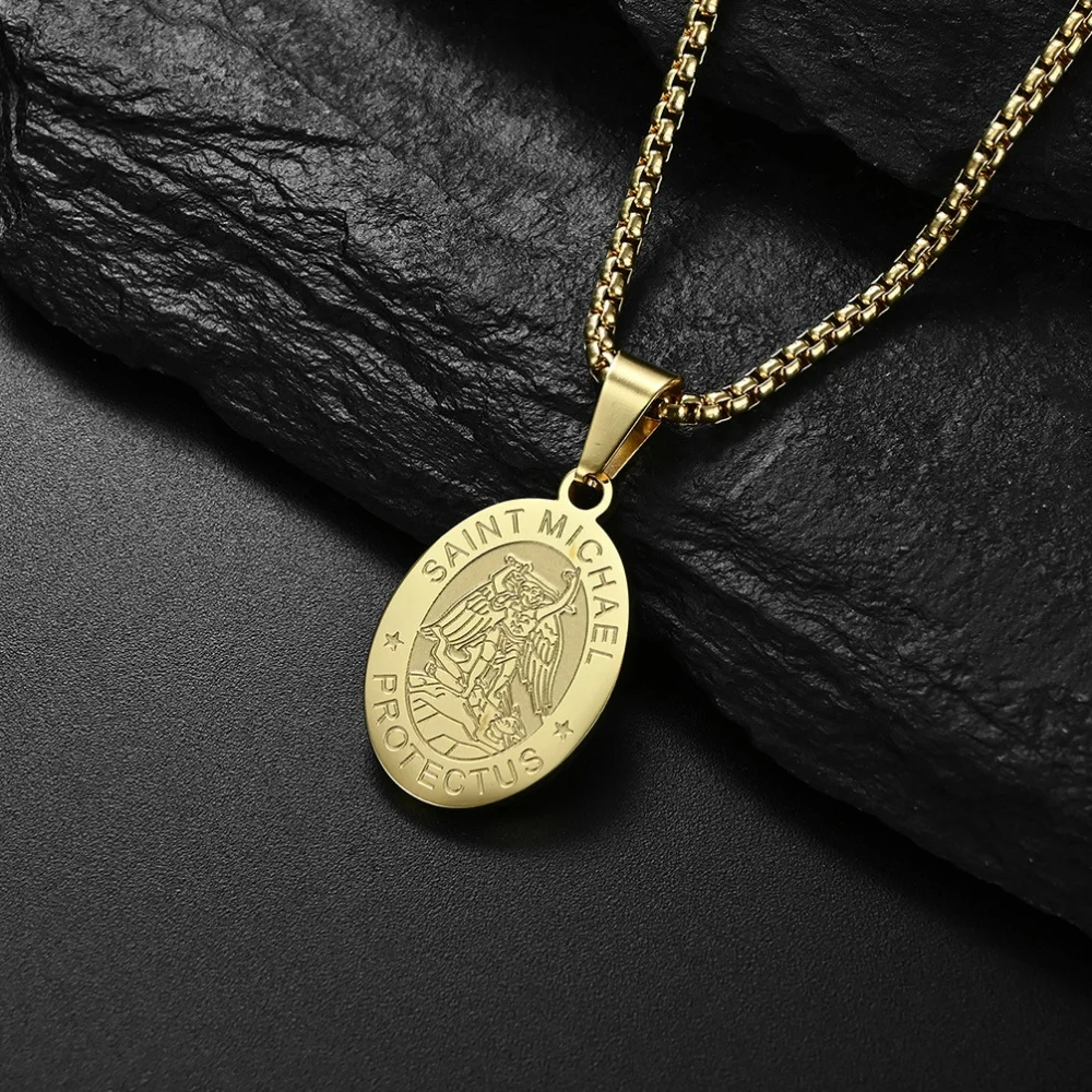 Hip-Hop Goldfarbene Edelstahl-Halskette Retro Herren Strukturierte Kleine Quadratische Platte Anhänger Halskette Mode-Schmuck Casual Accessoire – Detail 2