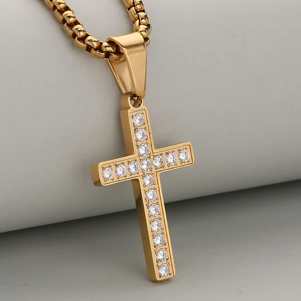

Personalized & Stylish Zircon Inlaid Delicate Stainless Steel Cross Pendant Necklace For Men And Women, Street Fashion