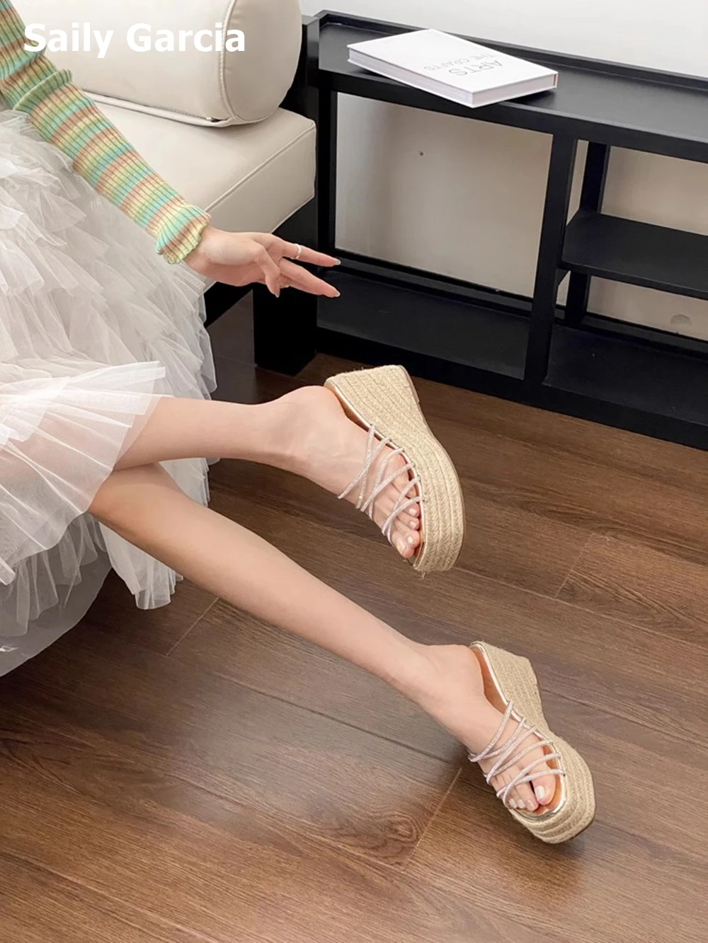 Gold/Silver Round Toe Narrow Band Wedges Espadrilles 2023 Open Toe Breathable Sexy Straw Shoes Rhinestone Shallow Women Sandals