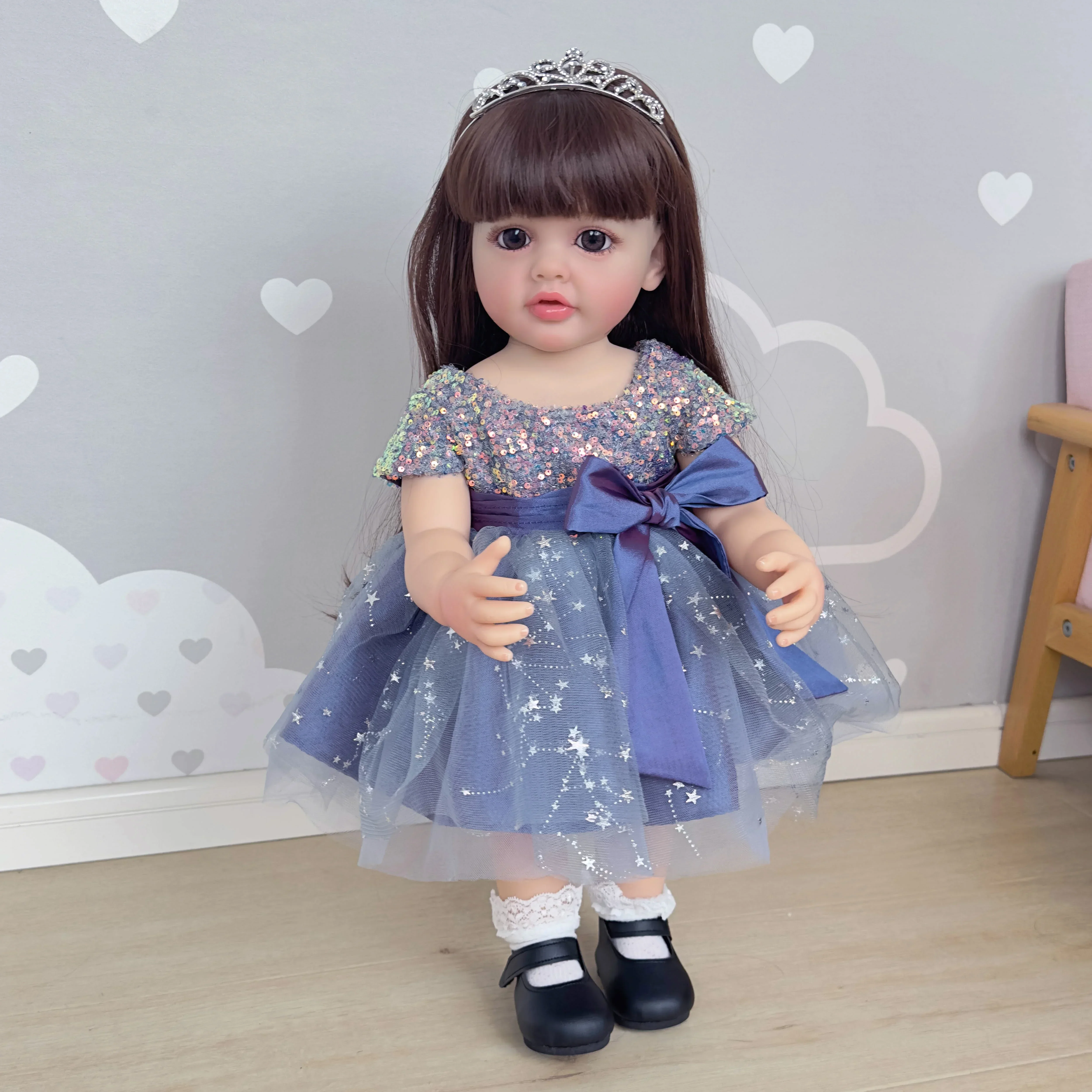 Muñeca Reborn de cuerpo de vinilo suave Betty de 22 pulgadas, muñeca de pie para niña pequeña, pelo largo de princesa en vestido, regalos suaves y tiernos para niños