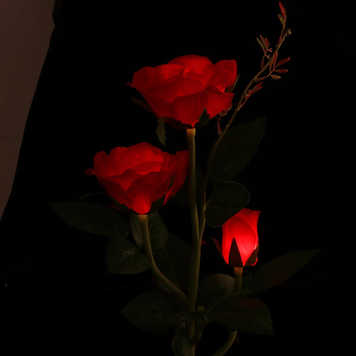 

Solar LED Rose Flower Lights Outdoor Garden Decor Romantic Automatic Night Light for Lawn Balcony Wedding Christmas