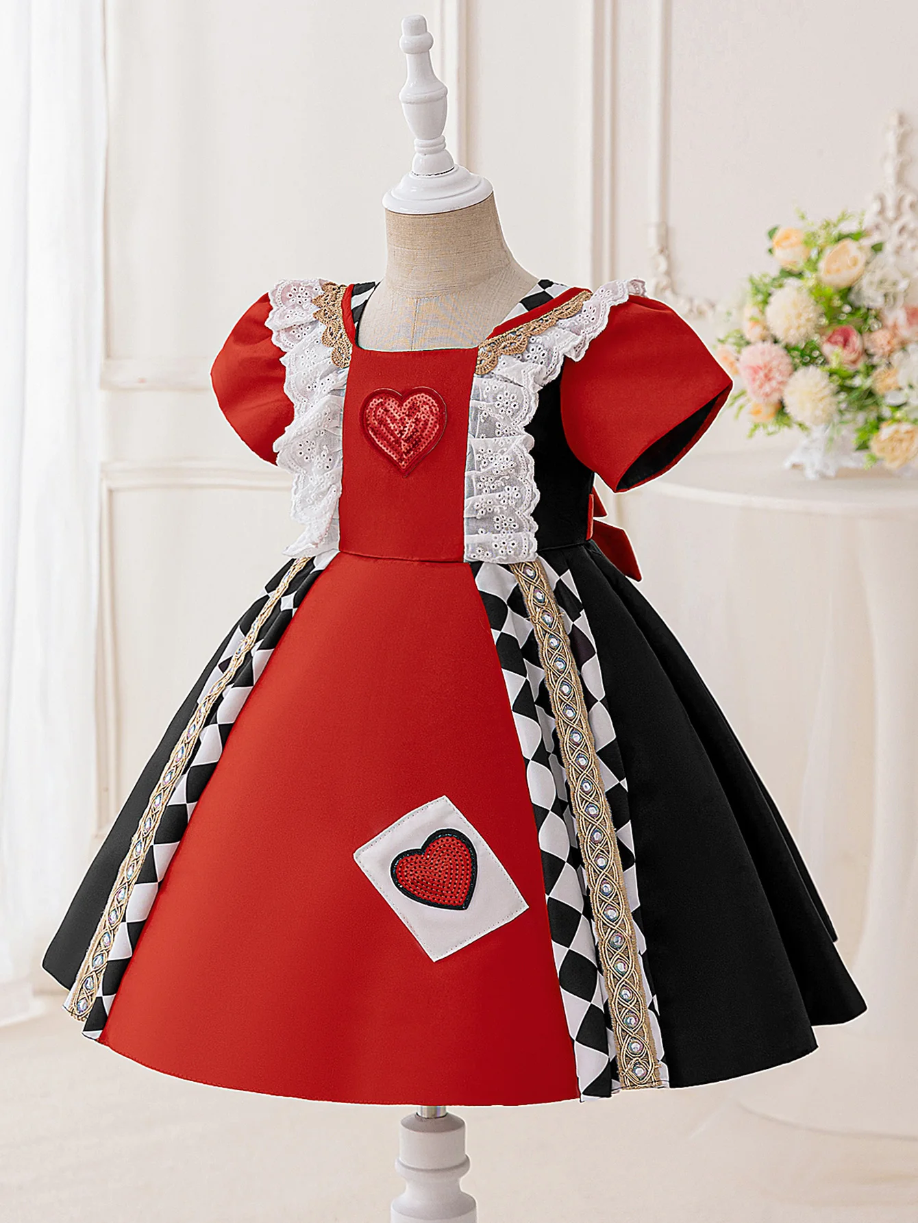 Elegantes Pokerkostüm „Königin der Herzen“ für Mädchen, ideal für Hochzeiten, als Brautjungfernkleid, für Geburtstagsfeiern, als Mädchenkostüm für Weihnachten oder Halloween. – Detail 3