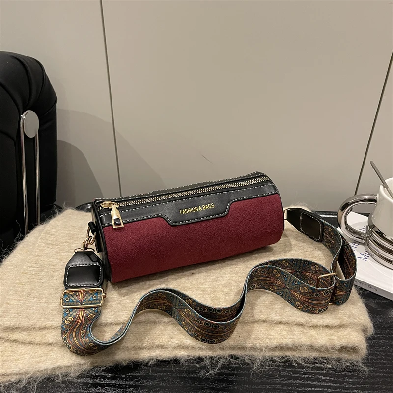 

2026 new fashionable matte cylindrical women's small crossbody bag multifunctional high-end sexy pillowcase