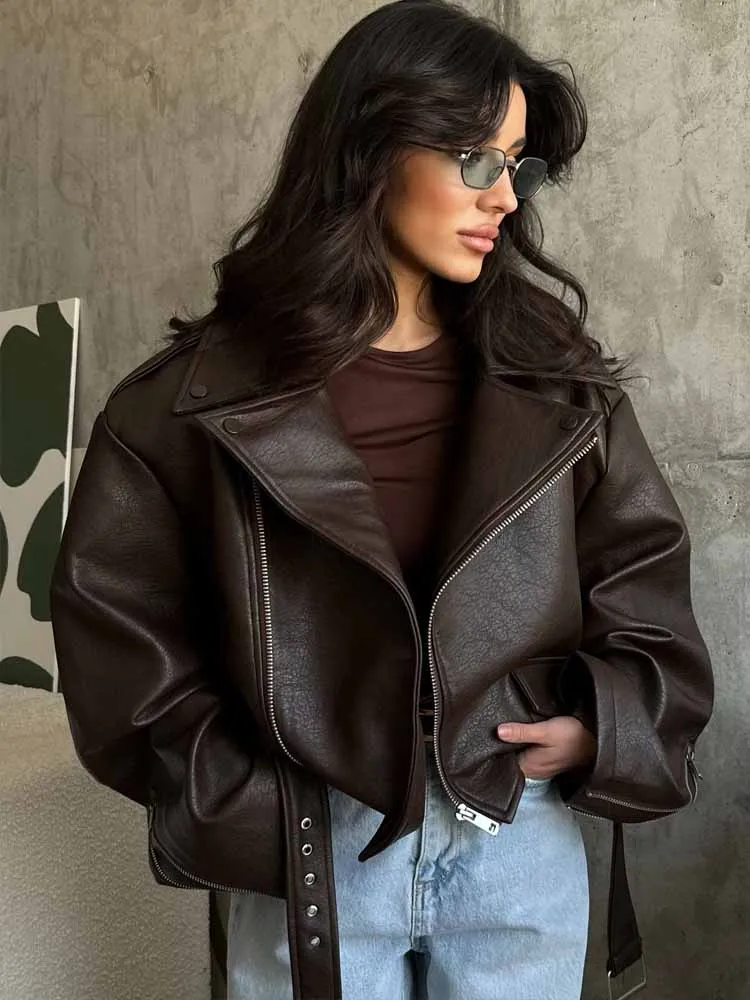 خمر بولي Leather الجلود الدانتيل يصل حزام سترة المرأة التلبيب سستة جيب فضفاض معطف قصير 2025 الخريف سيدة شيك شارع العليا أبلى