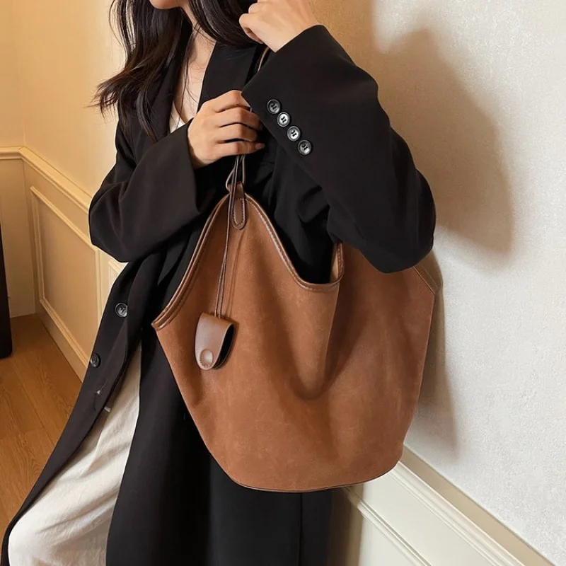 

Women's Messenger Bag Made Of Goatskin Leather Featuring High-End Podgorica Casual Neat Lightweight Daily Look​