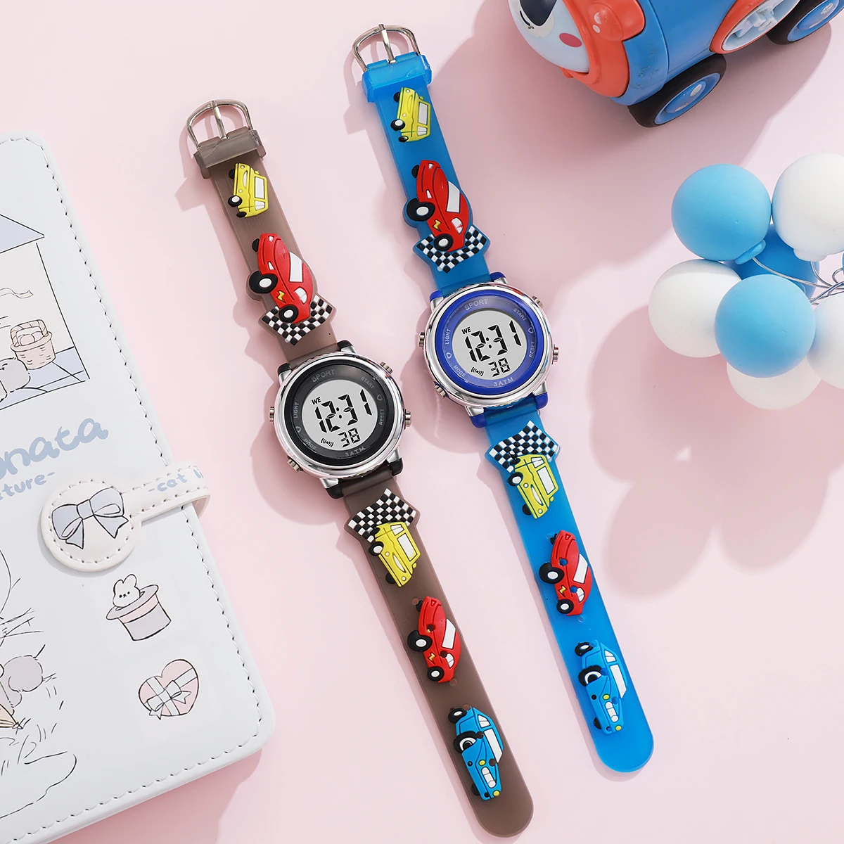 

Cartoon fashion car pattern electronic watch, suitable for Christmas, Halloween holiday gift