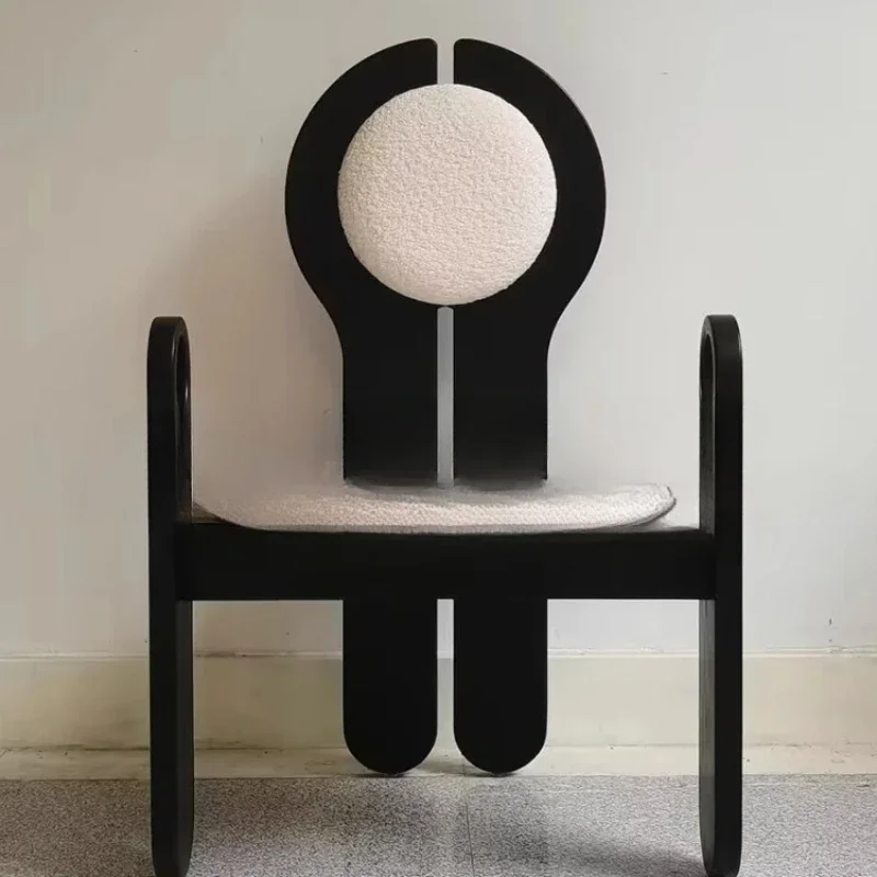

Internet celebrity dining chair