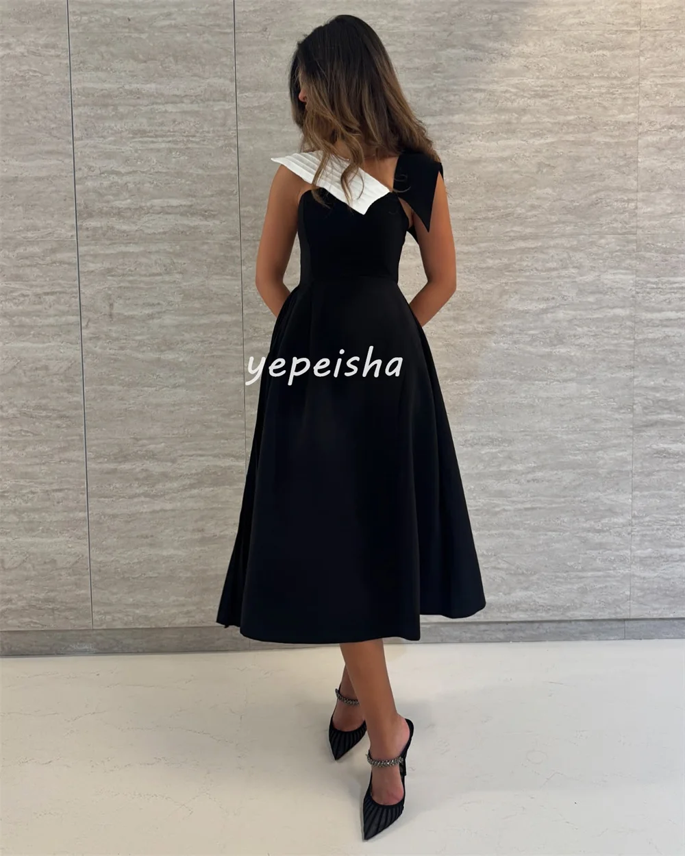 ที่กําหนดเองการจับคู่ Simple JERSEY จีบ A-Line V คอ MIDI ชุด Bespoke โอกาสชุดขนาดคุณภาพสูงอย่างเป็นทางการ