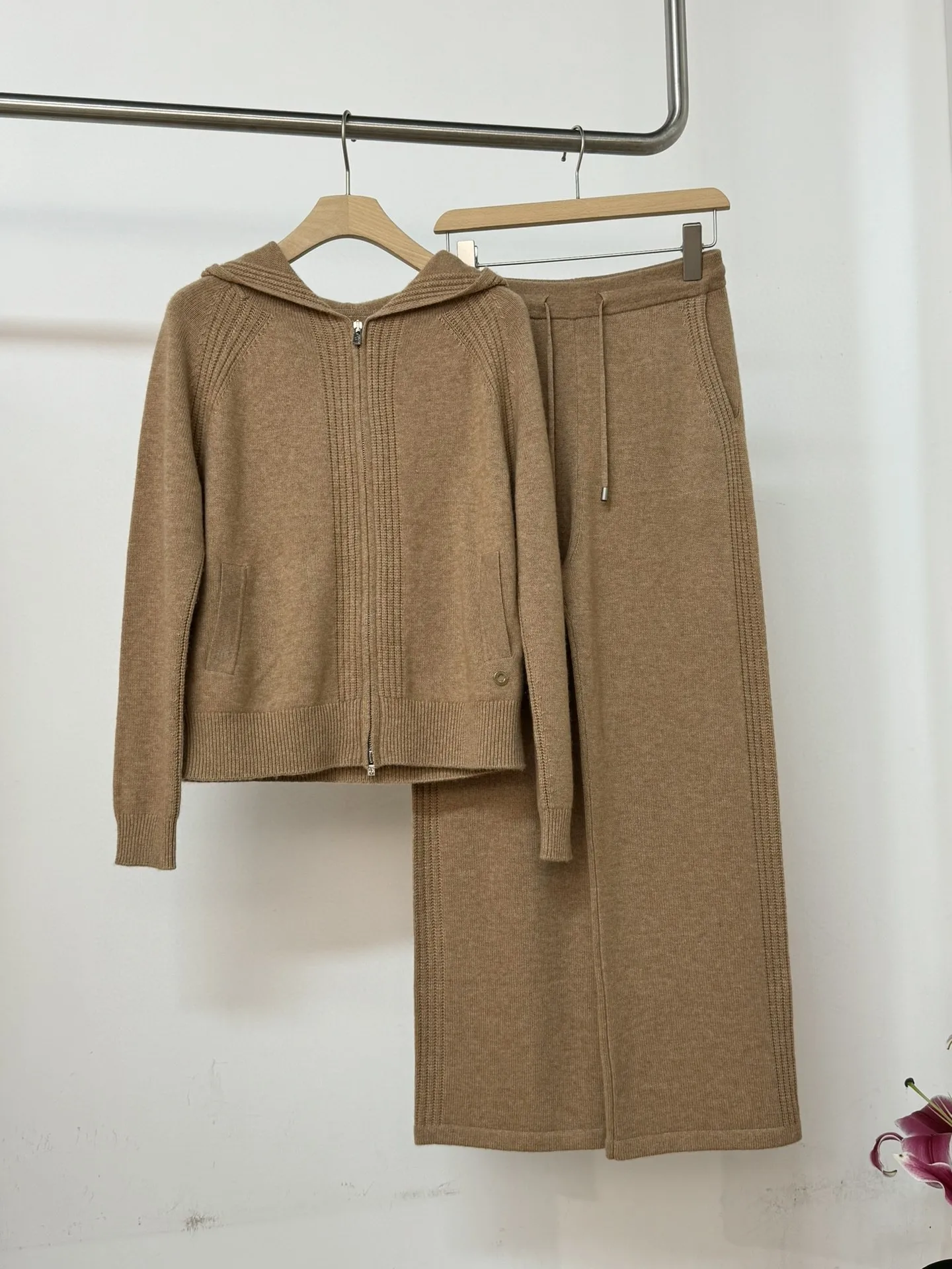 Pure cashmere hooded zippered knitted pants suit