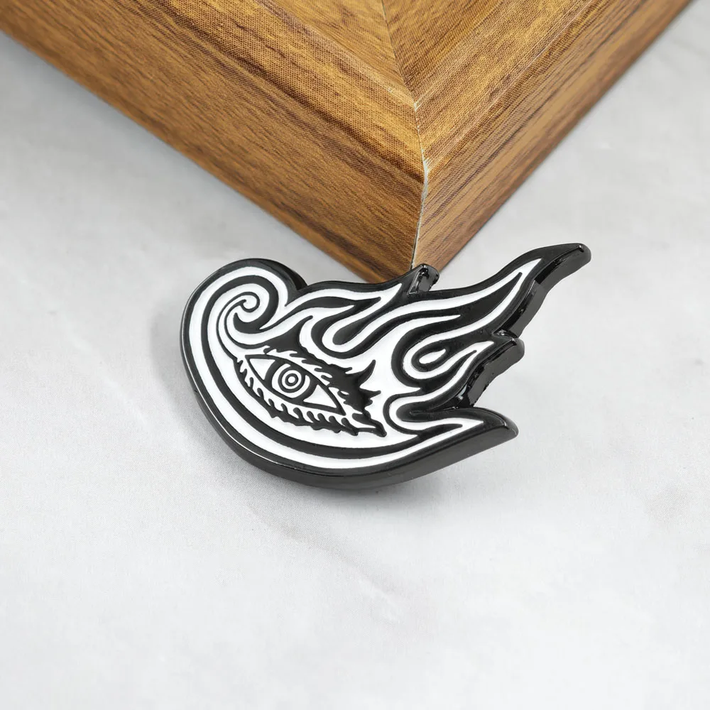 Tool-Band-Brosche, Lateralus, Flaming Eye, Metallabzeichen, „Embrace This Moment“, Emaille-Anstecknadel, Geschenk für Rockmusik-Fans, Kleidungsaccessoires – Detail 10