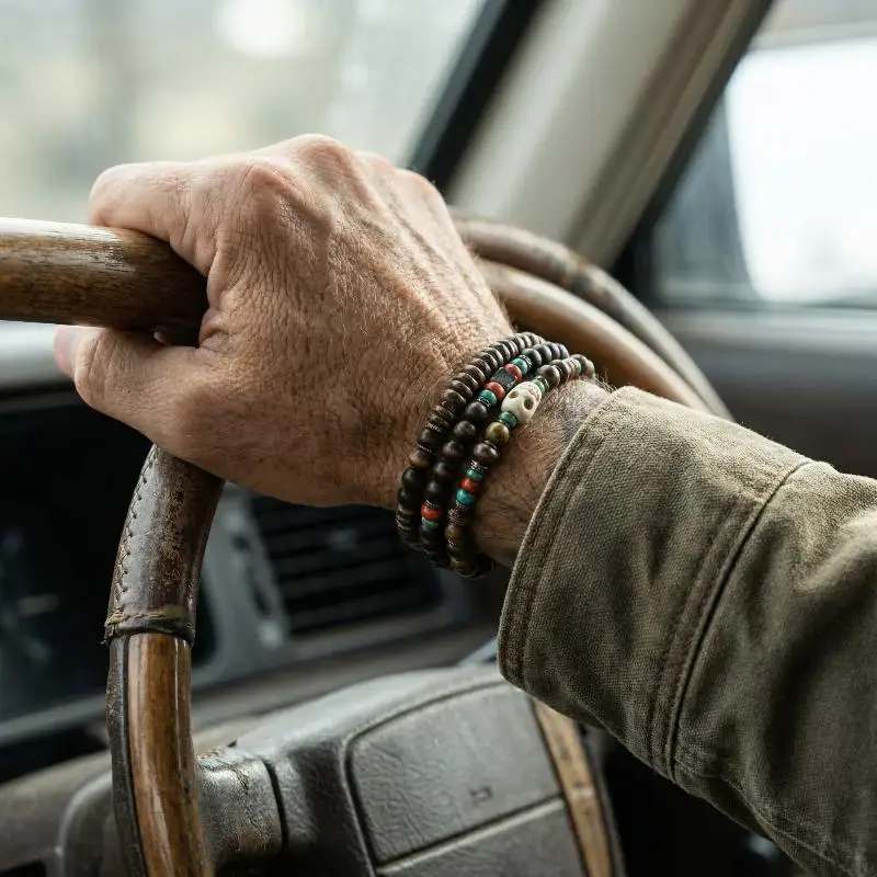 Vintage Handmade Beaded Skull Bracelet For Men Wooden Coconut Shell Beaded Bracelet Jewelry view 2