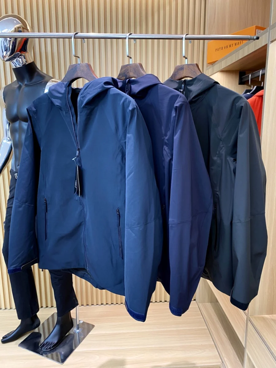 Męska kurtka outdoorowa Premium Softell Jaet na jesień, wysokiej jakości, wytrzymała, wodoodporna, z kapturem, o dopasowanym kroju.