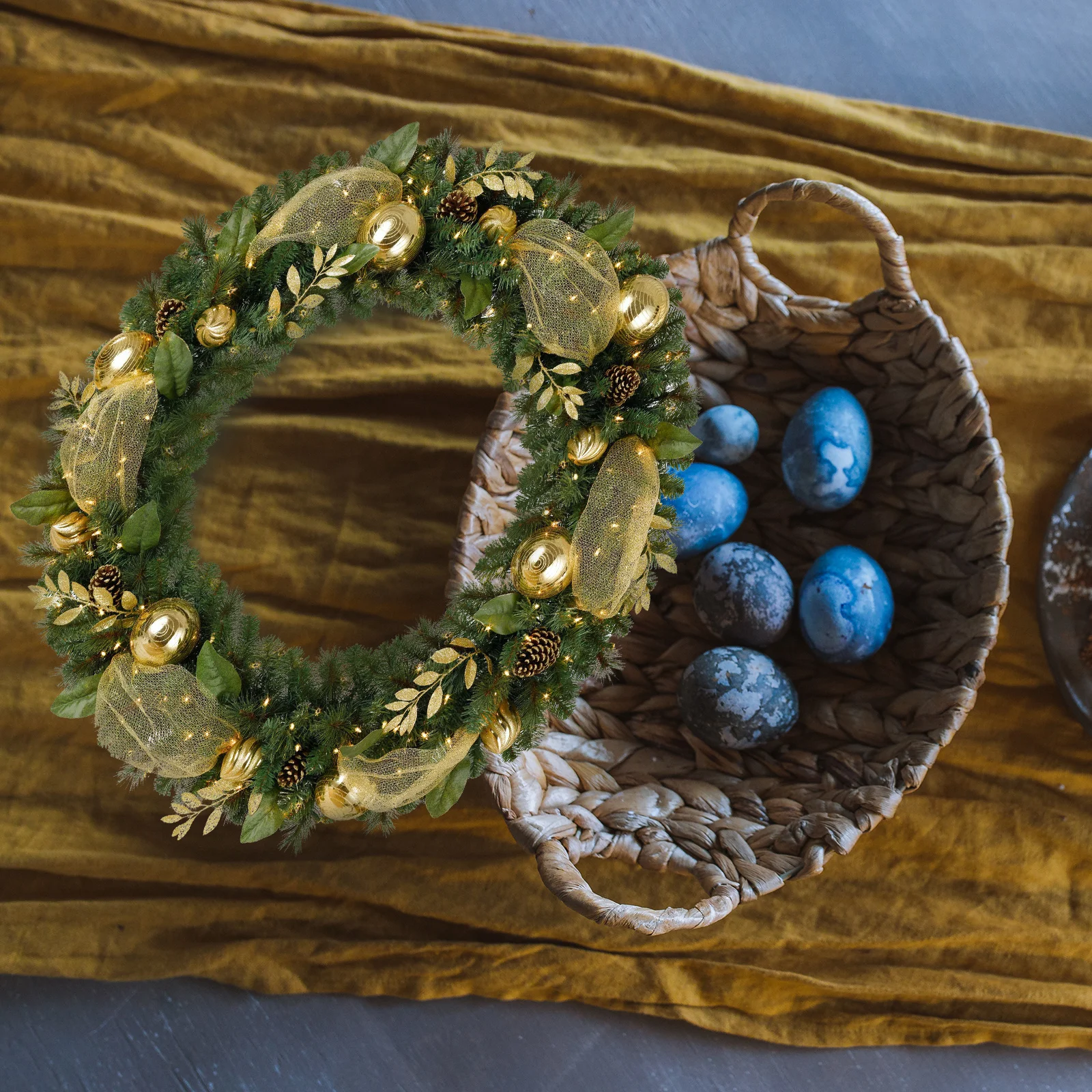 

2Pcs Garland Wreath Making Tool Egg Shaped DIY Frame for Easter Decor Diy Wreath Frame Supplies Holiday Craft Tool