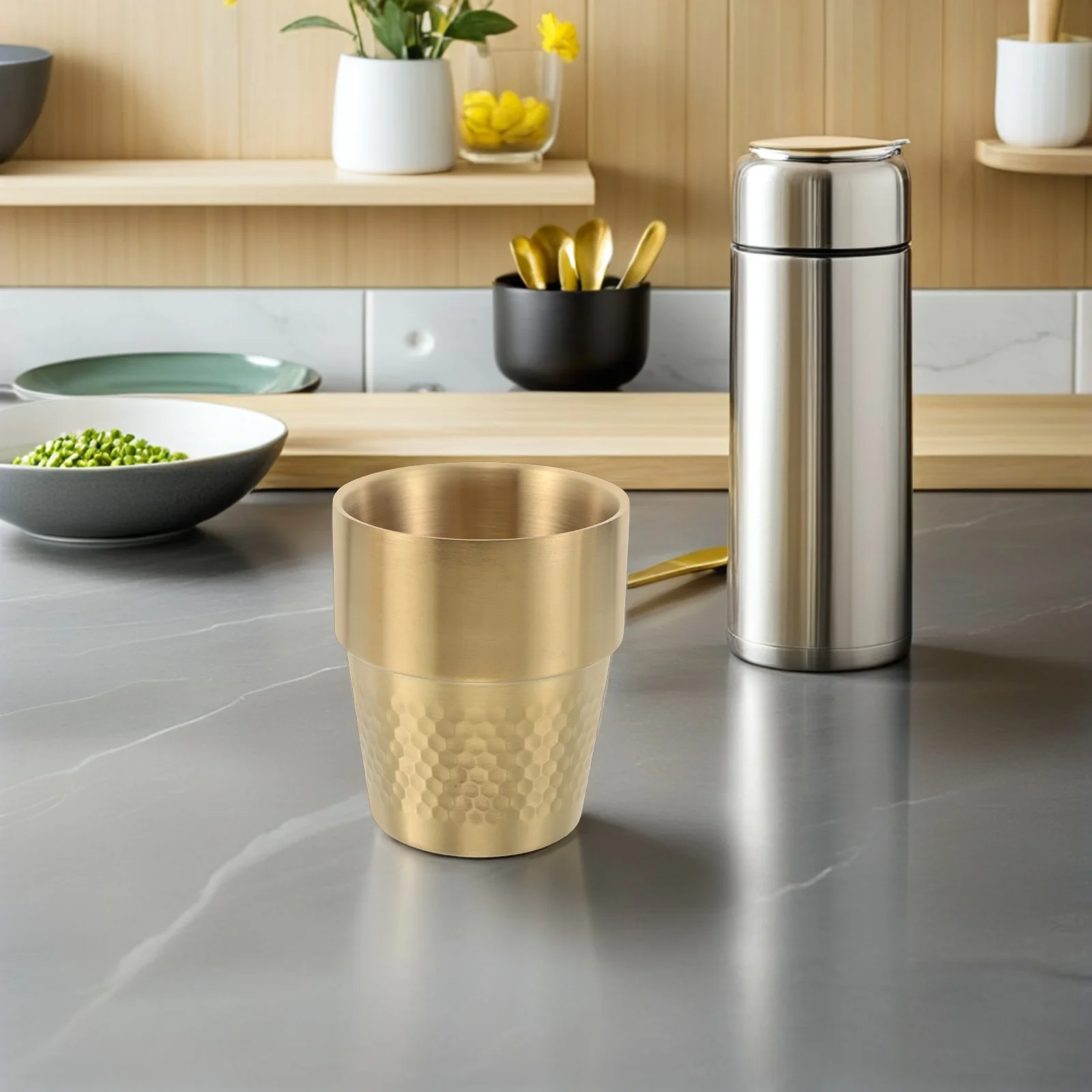 

2 шт., Золотая чашка для воды с кованой текстурой из нержавеющей стали, прочная многоразовая кружка для кемпинга, пикника, сока, уличный стакан для пива, портативный