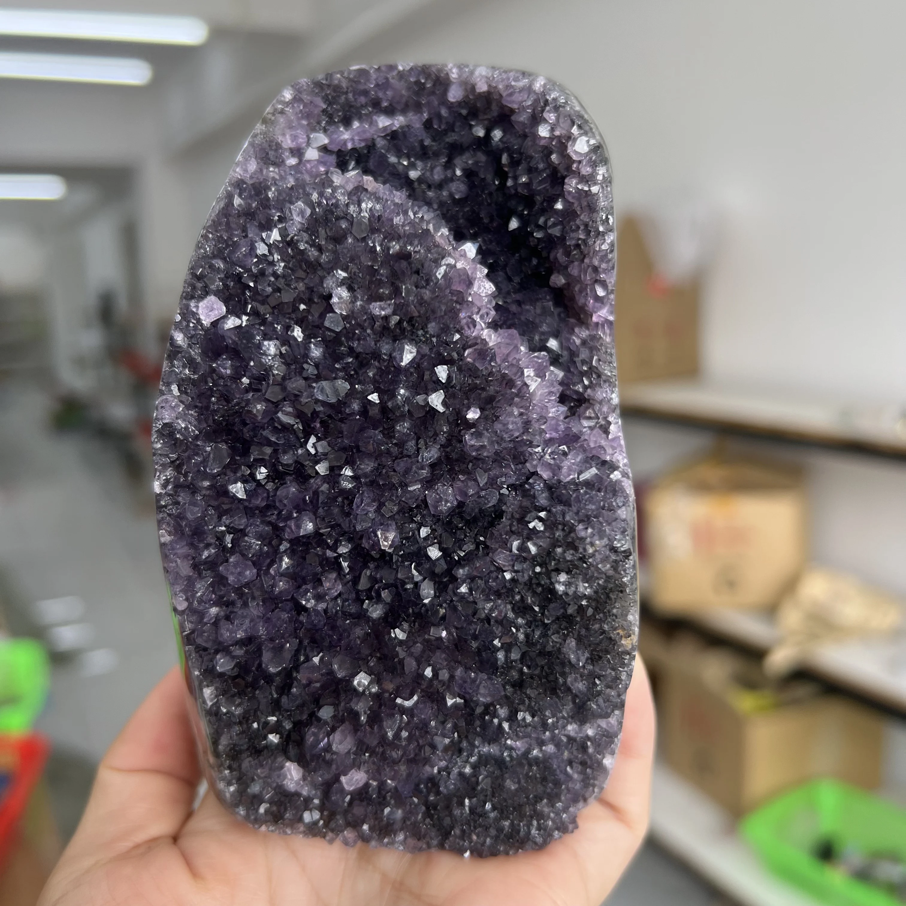 

923g 12.5cm Natural Uruguay Dream Amethyst Quartz Crystal Cluster stand