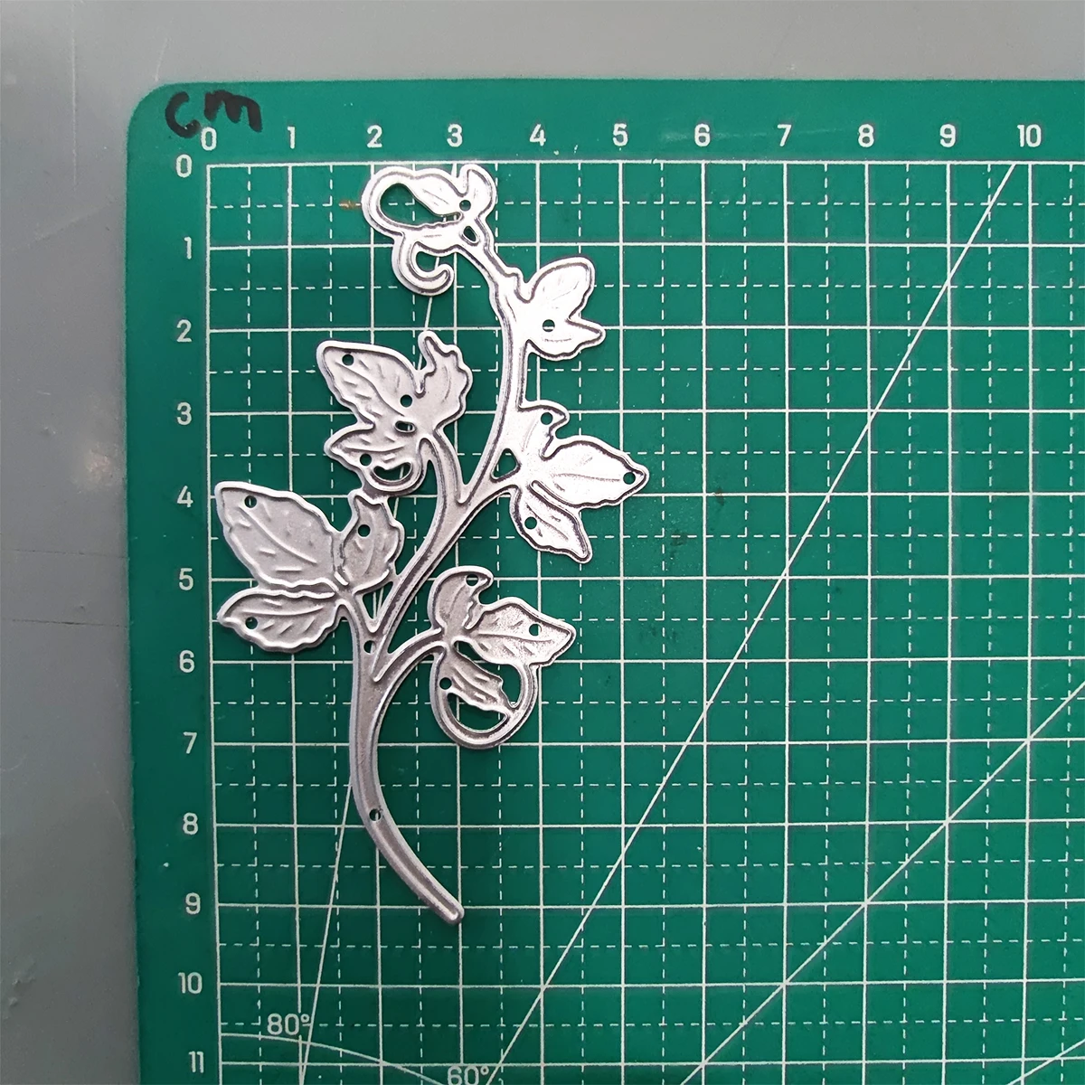 Hot Sale 28 leaves Cutting Dies Scrapbooking Papercutting Cards Knife Mold Decorative Crafts Punch Stencil new cutting dies 2024