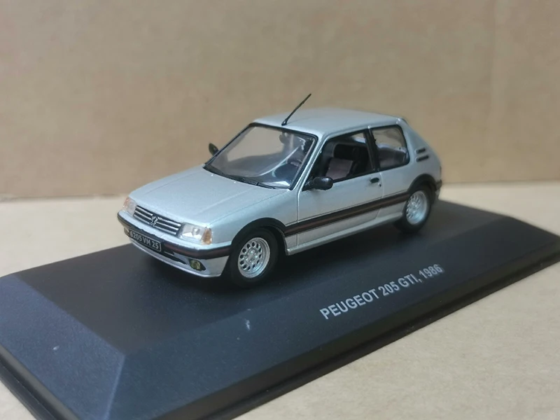 Diecast 1:43 Scale P 205 1986 Simulation Alloy Car Model Toy Vehicle Collectible Souvenir