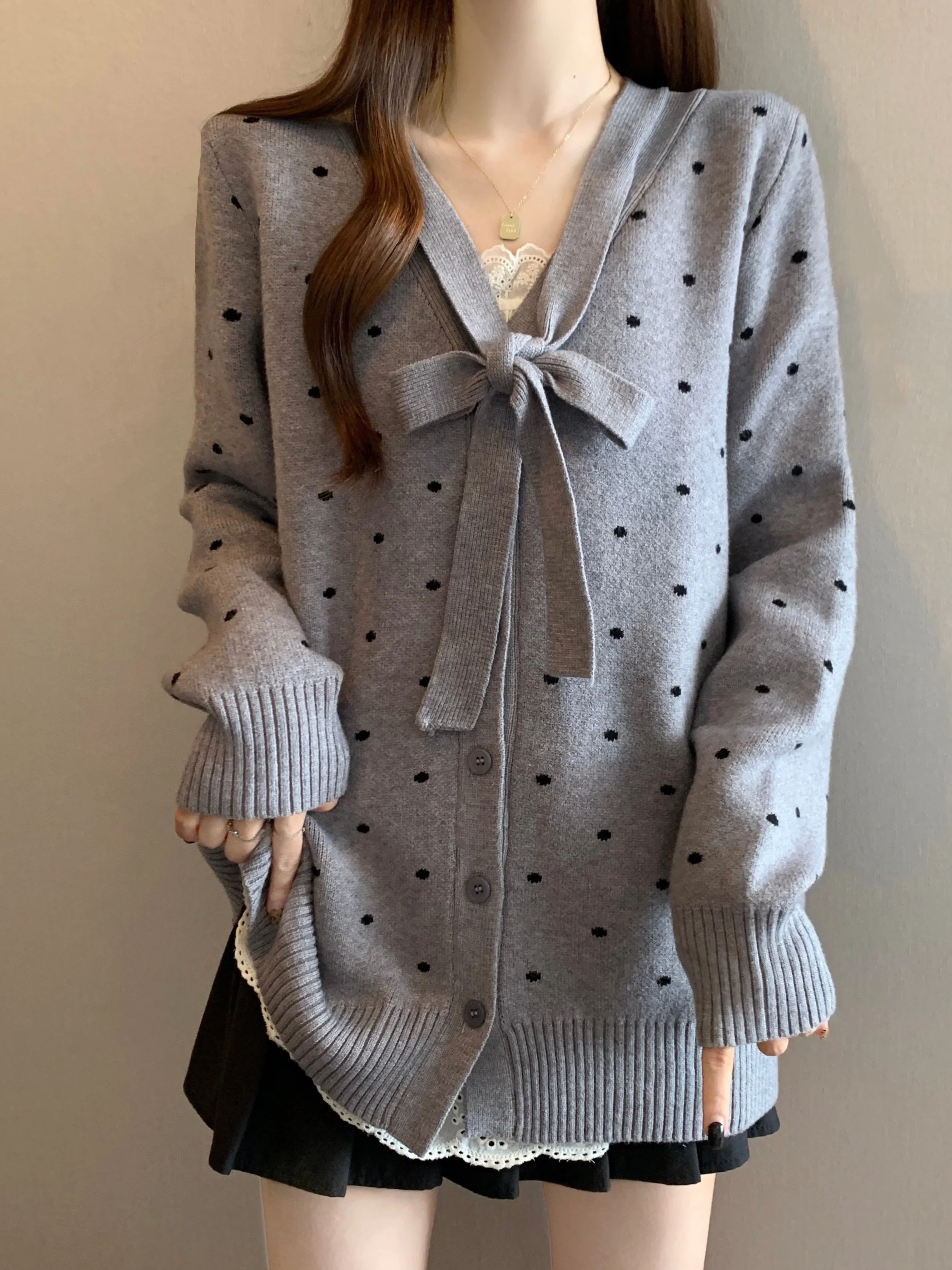 

Gray Polka Dot V-Neck Knitted Sweater Coat Women's plus Size Medium Length Cardigan Spring 2026 New Style Commute Style Loose...