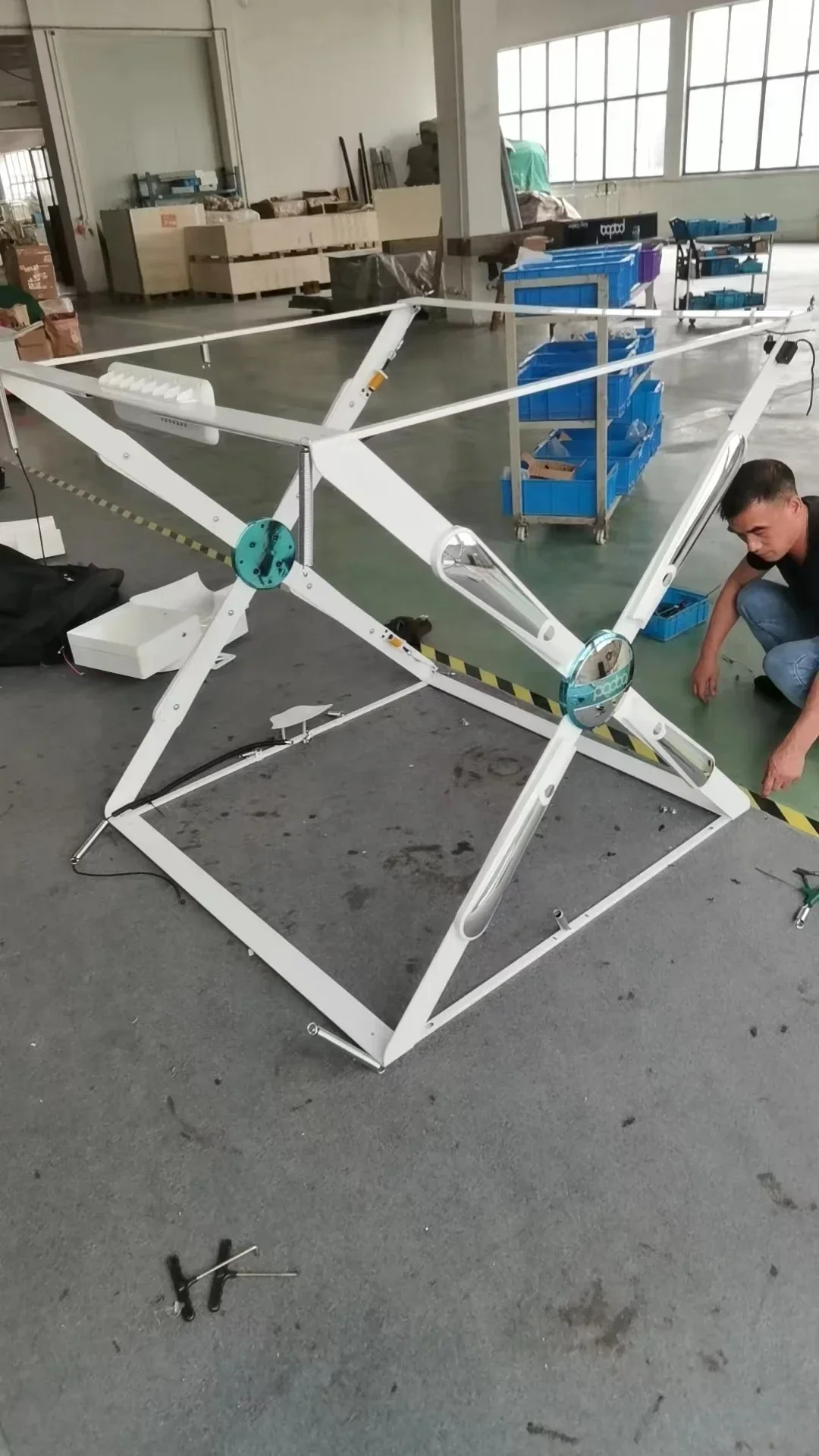 آلة إطلاق كرة القدم للتدريب المنفرد من Paoba، آلة إطلاق كرة القدم الخارجية والداخلية ETS001