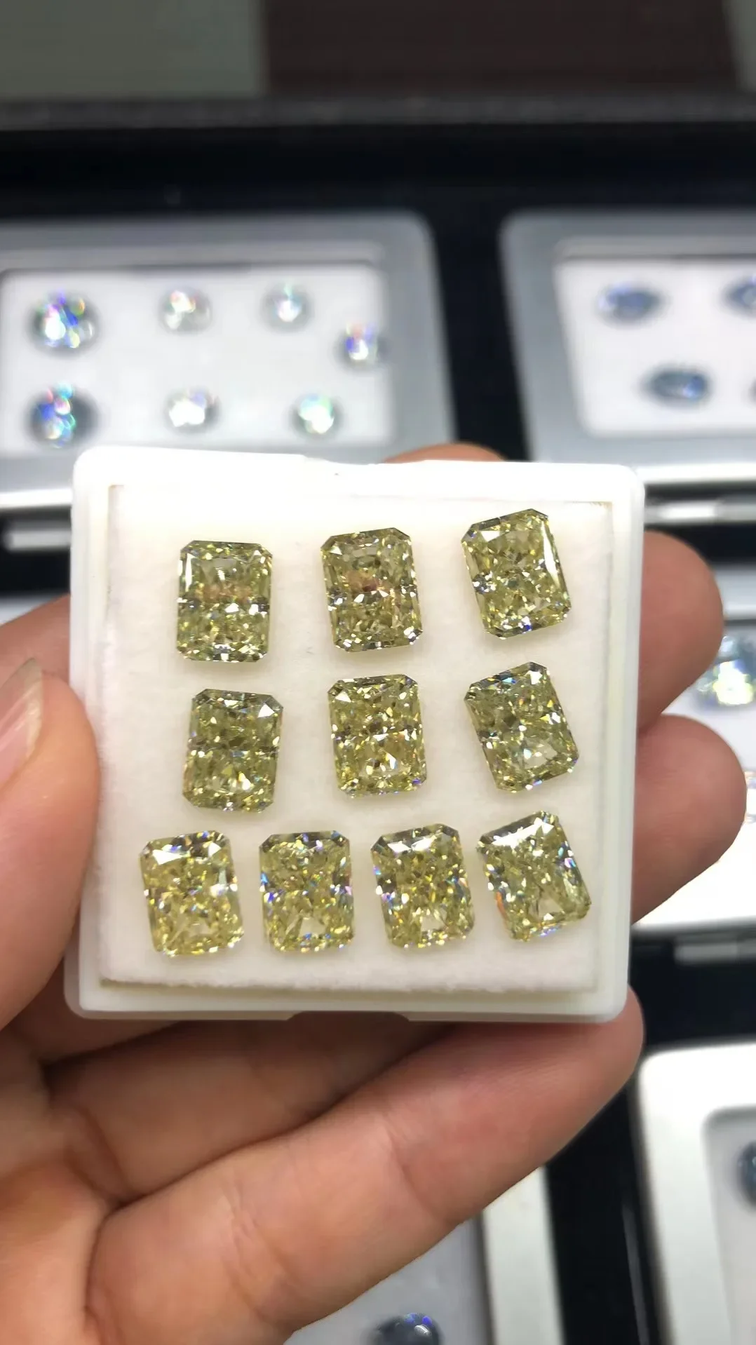 Holycome 3x5-10x14 Reddit Hot Sale Crushed Ice Hybrid Radiant Canary Yellow  VVS1 GRA  Factory Moissanite Diamond Test Positive